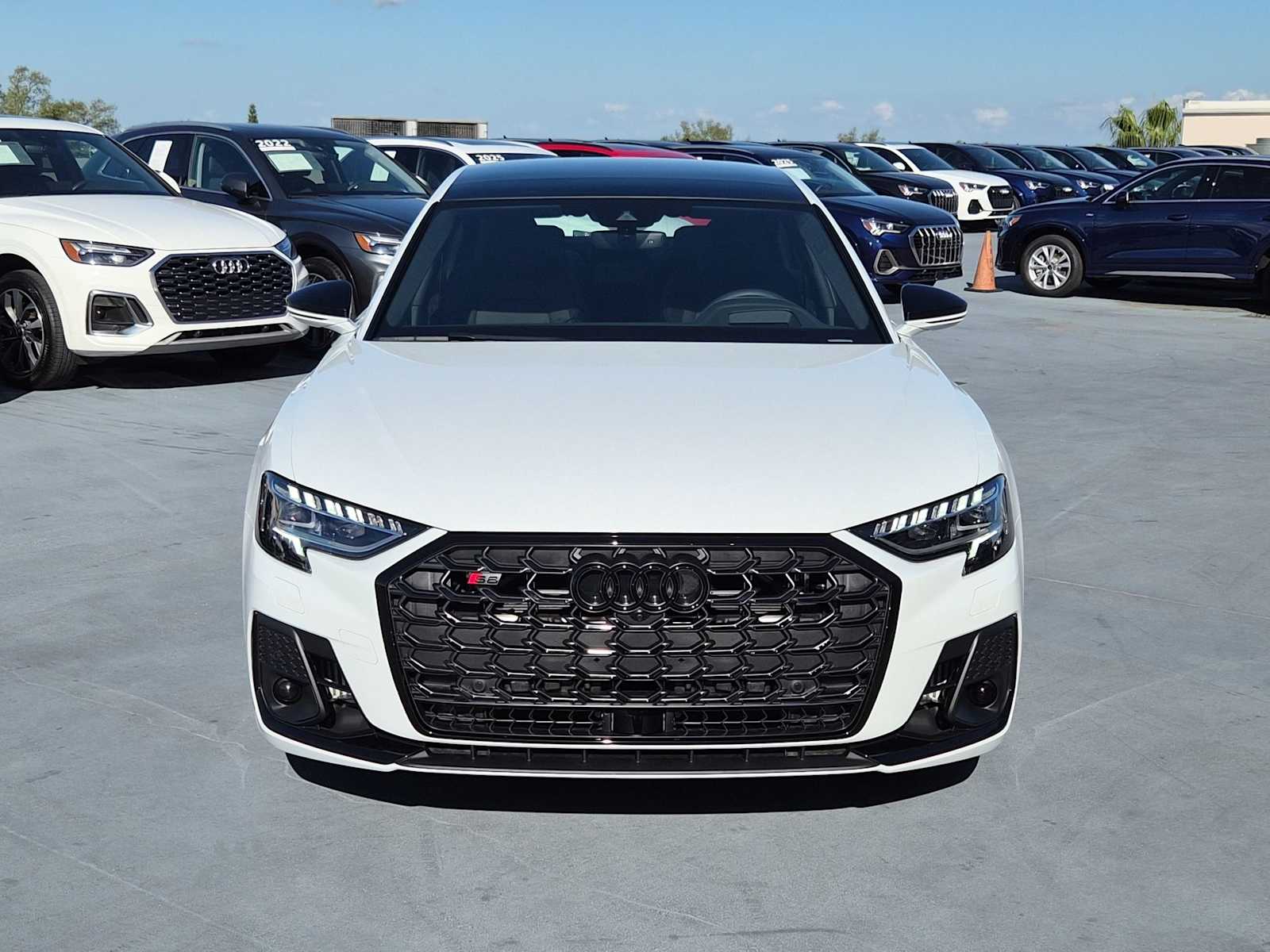 Thumbnail: 2025 Audi S8 - 9