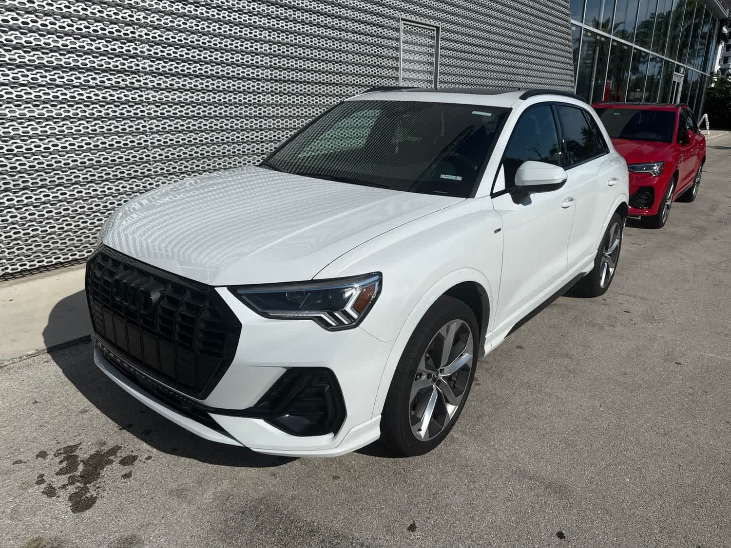 Thumbnail: 2022 Audi Q3 - 1