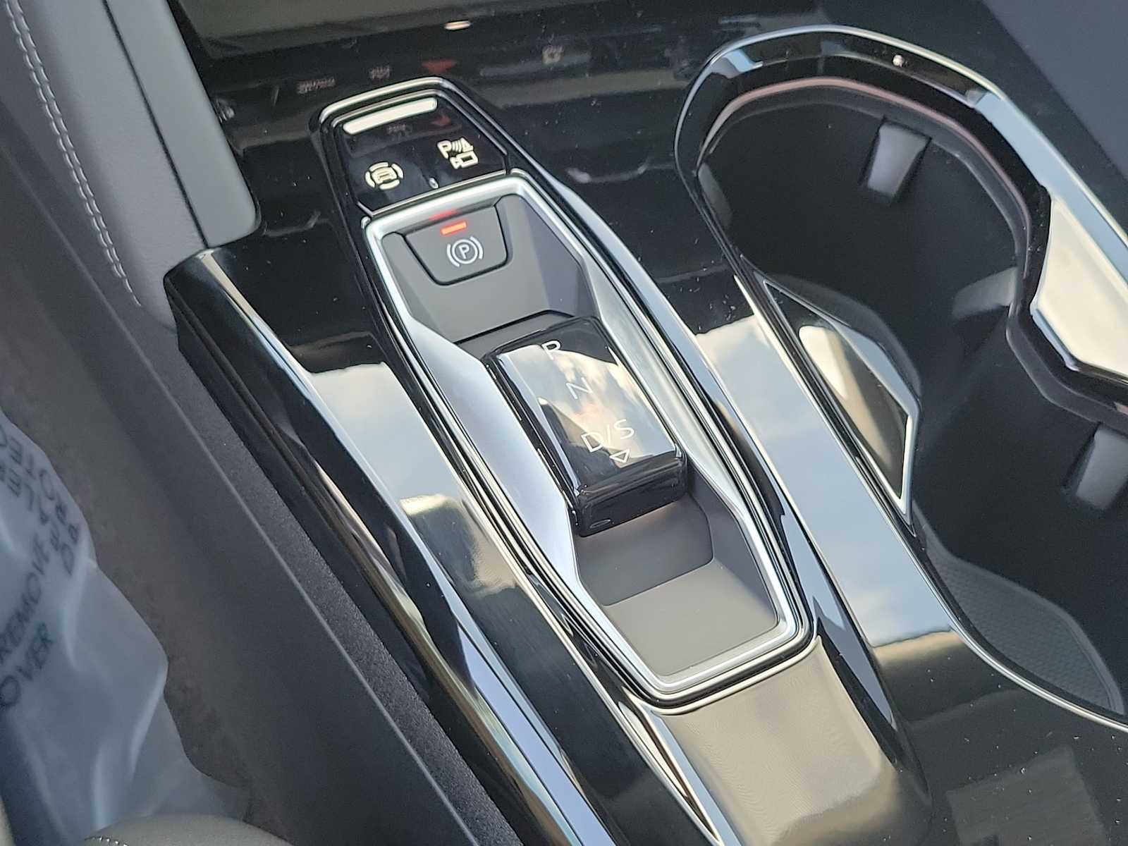 Thumbnail: 2025 Audi Q5 - 25