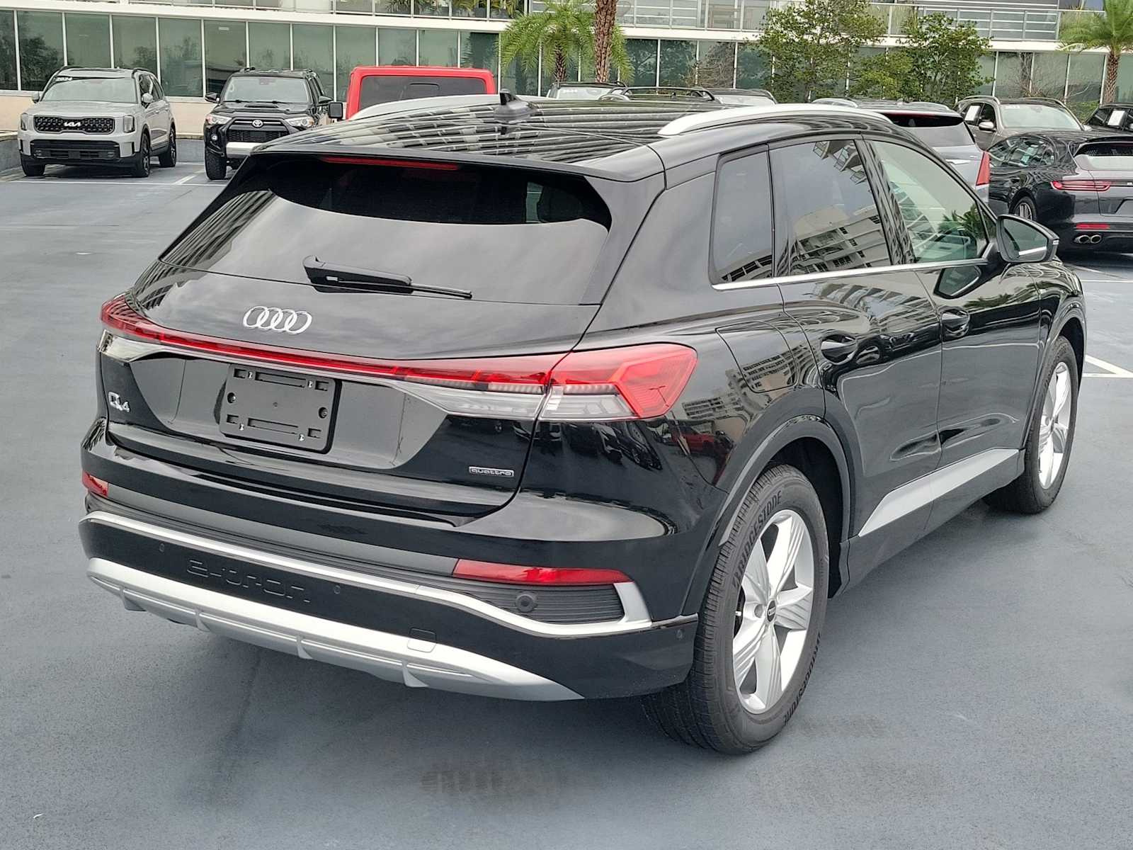 Thumbnail: 2026 Audi Q4 e-tron - 6