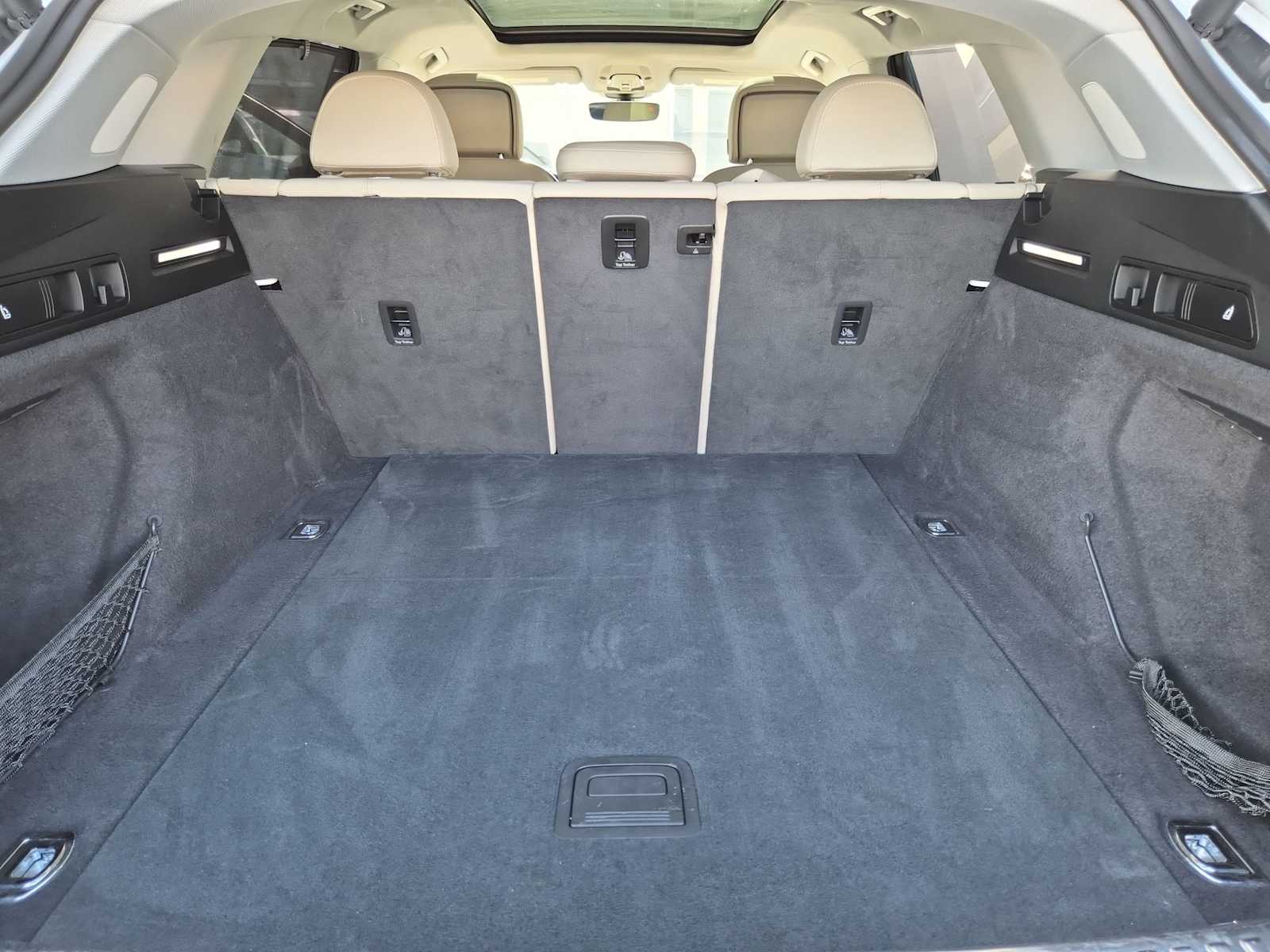 Thumbnail: 2021 Audi e-tron - 27