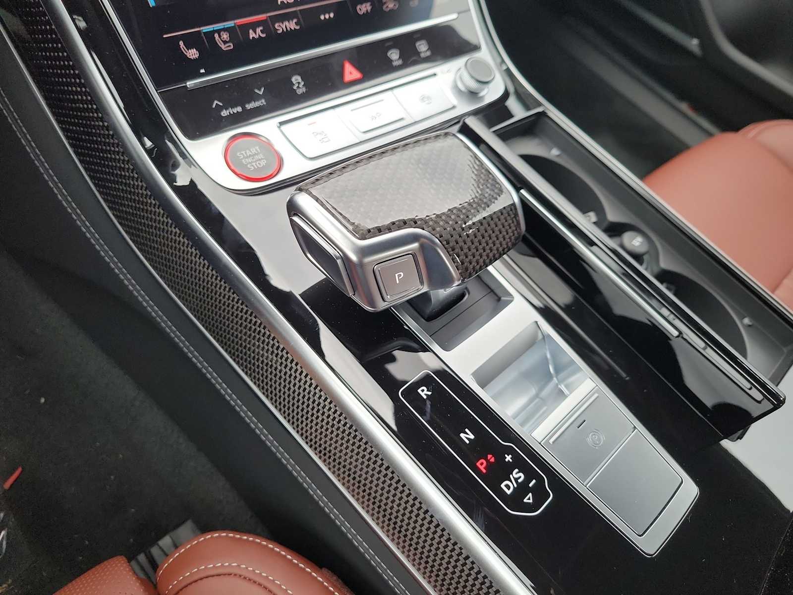 Thumbnail: 2025 Audi S8 - 17
