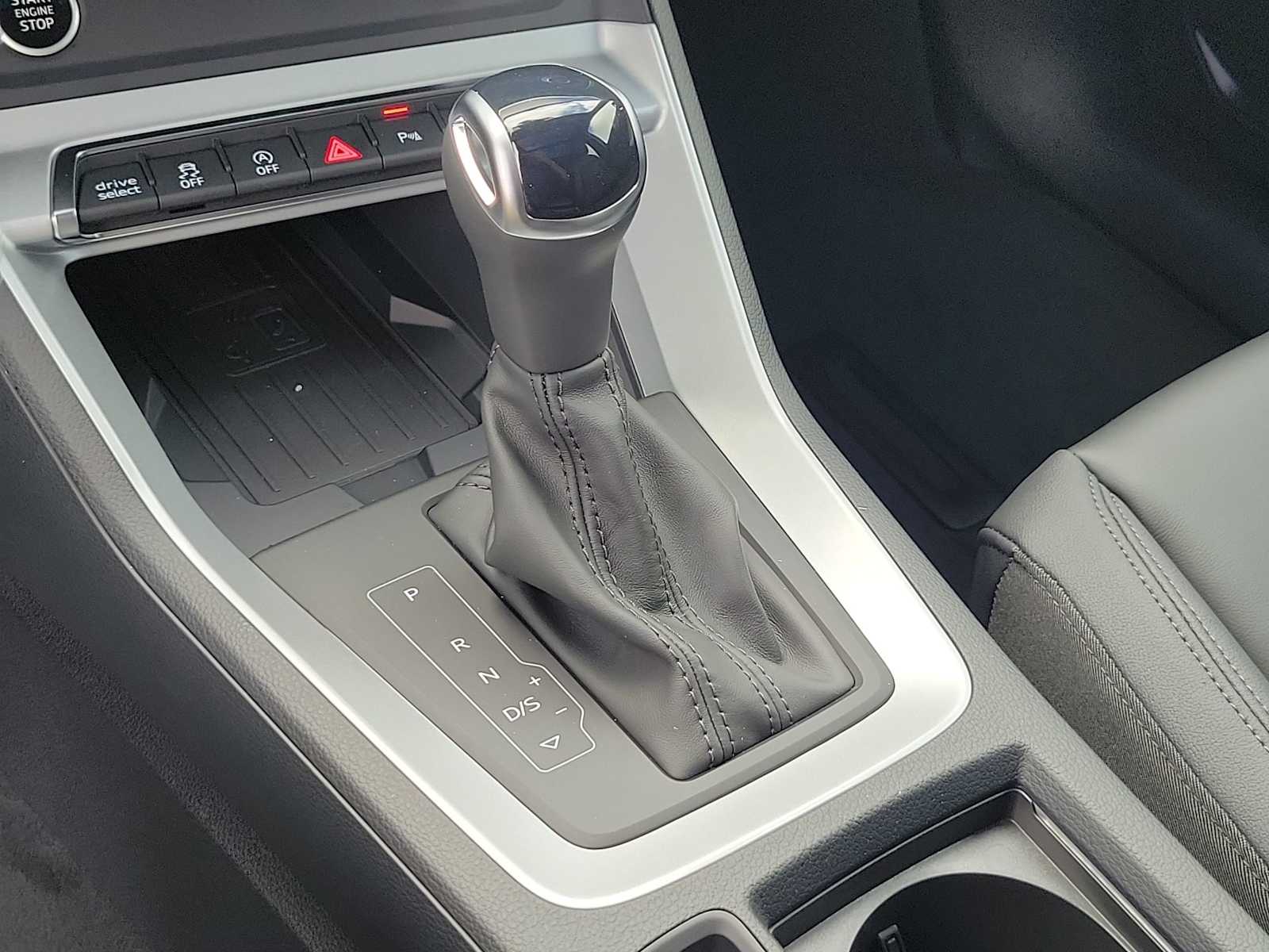 Thumbnail: 2025 Audi Q3 - 25