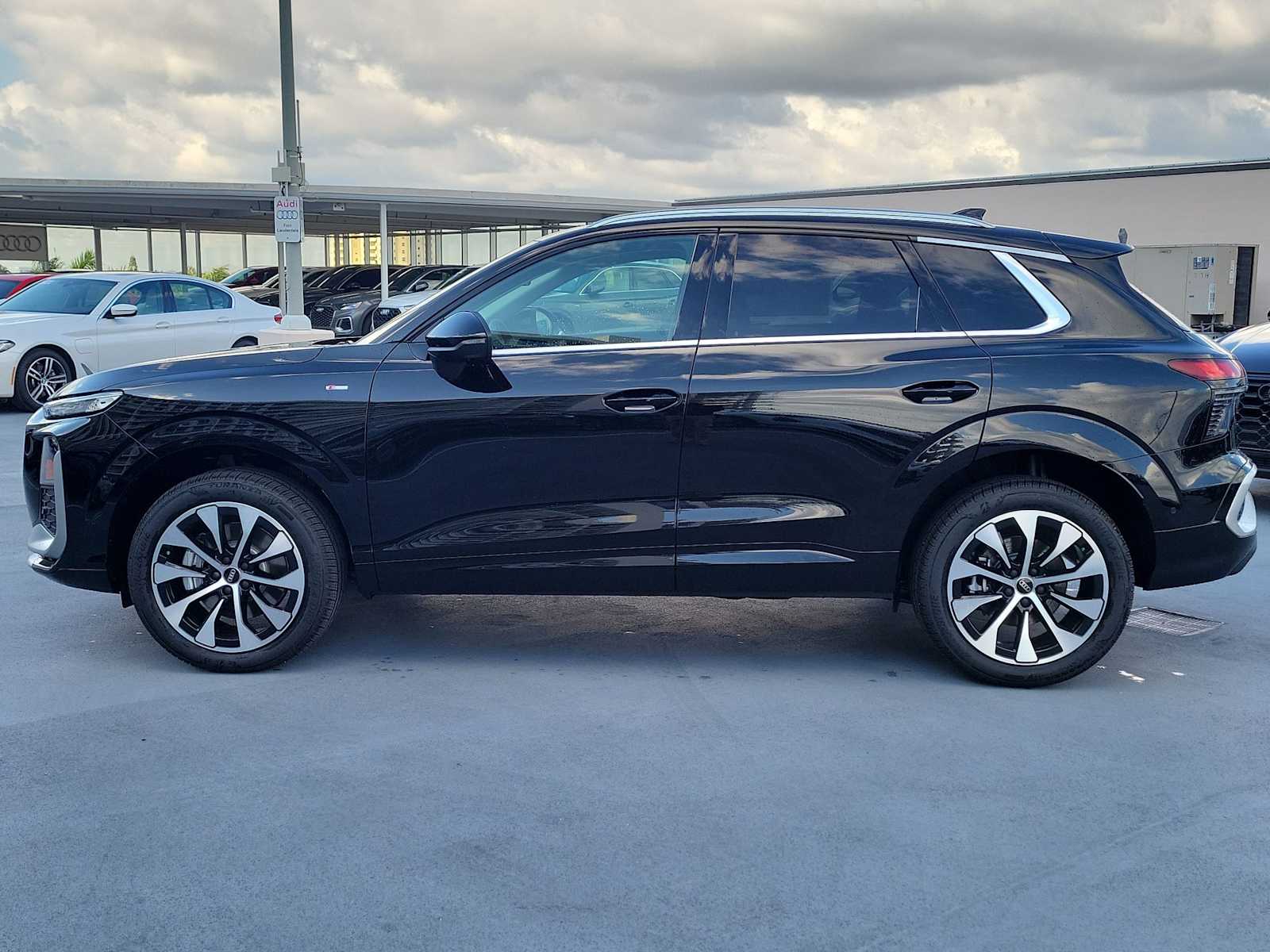Thumbnail: 2026 Audi Q3 - 3