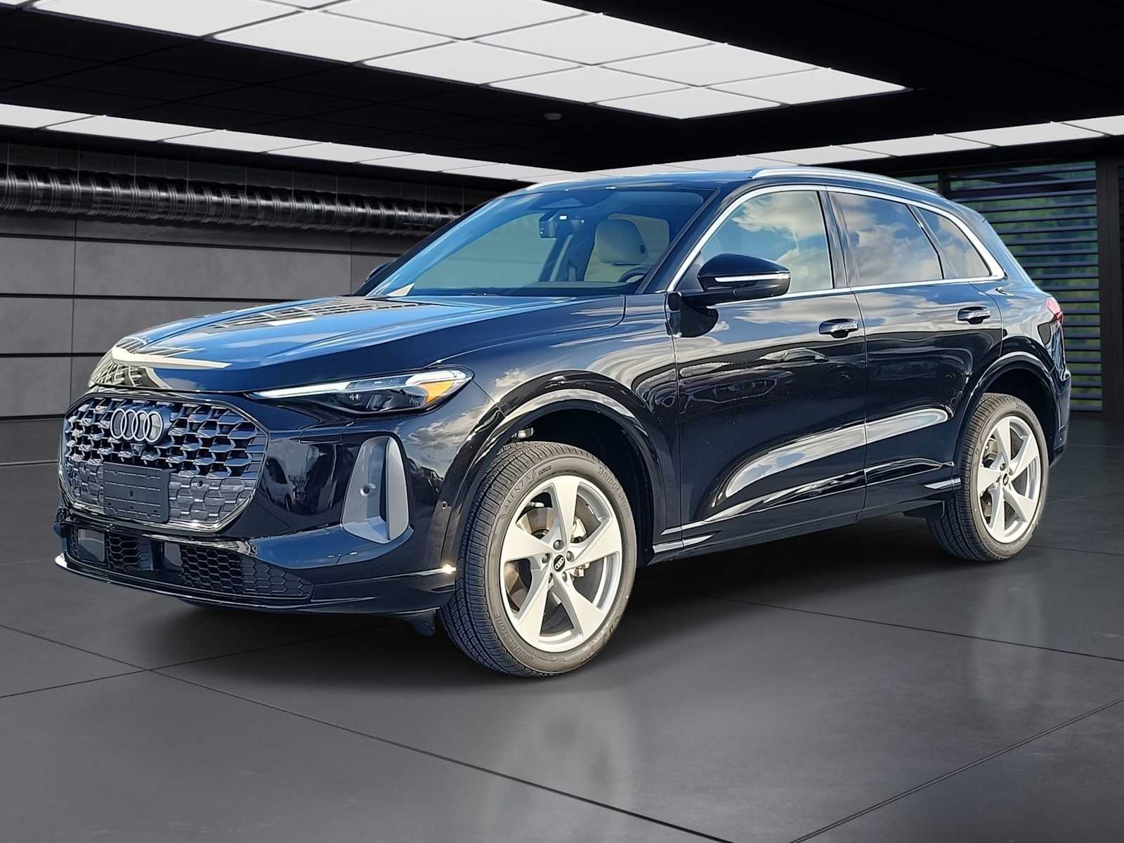 Thumbnail: 2026 Audi Q5 - 1