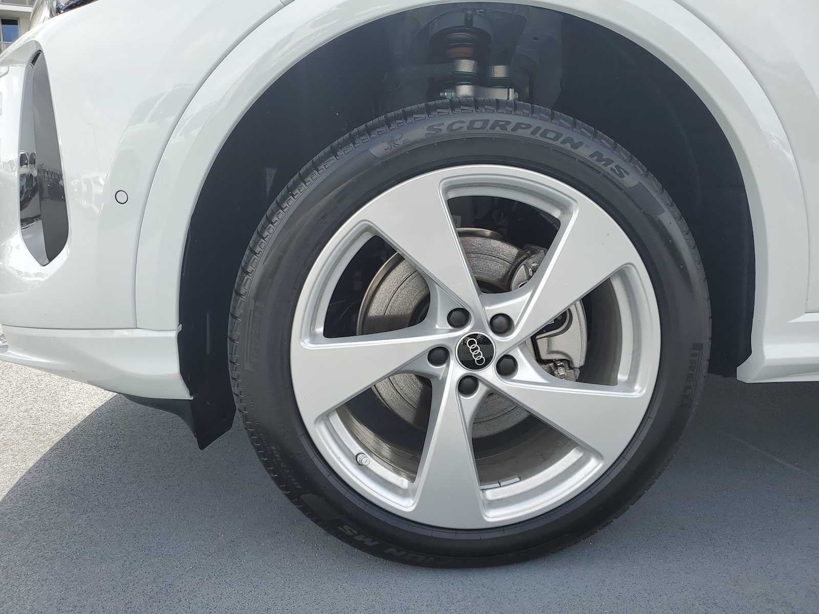 Thumbnail: 2025 Audi Q5 - 10