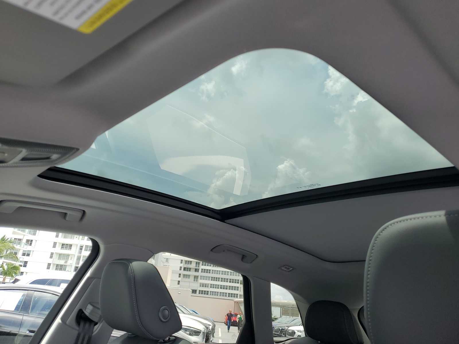 Thumbnail: 2025 Audi Q5 - 15