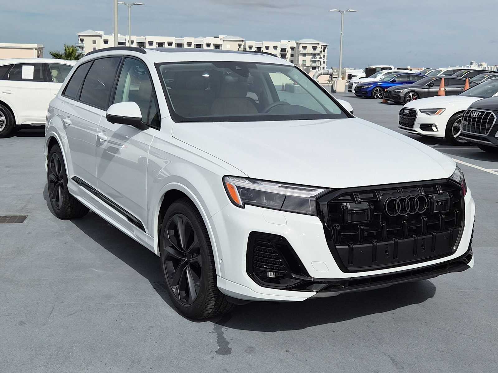 Thumbnail: 2026 Audi Q7 - 8