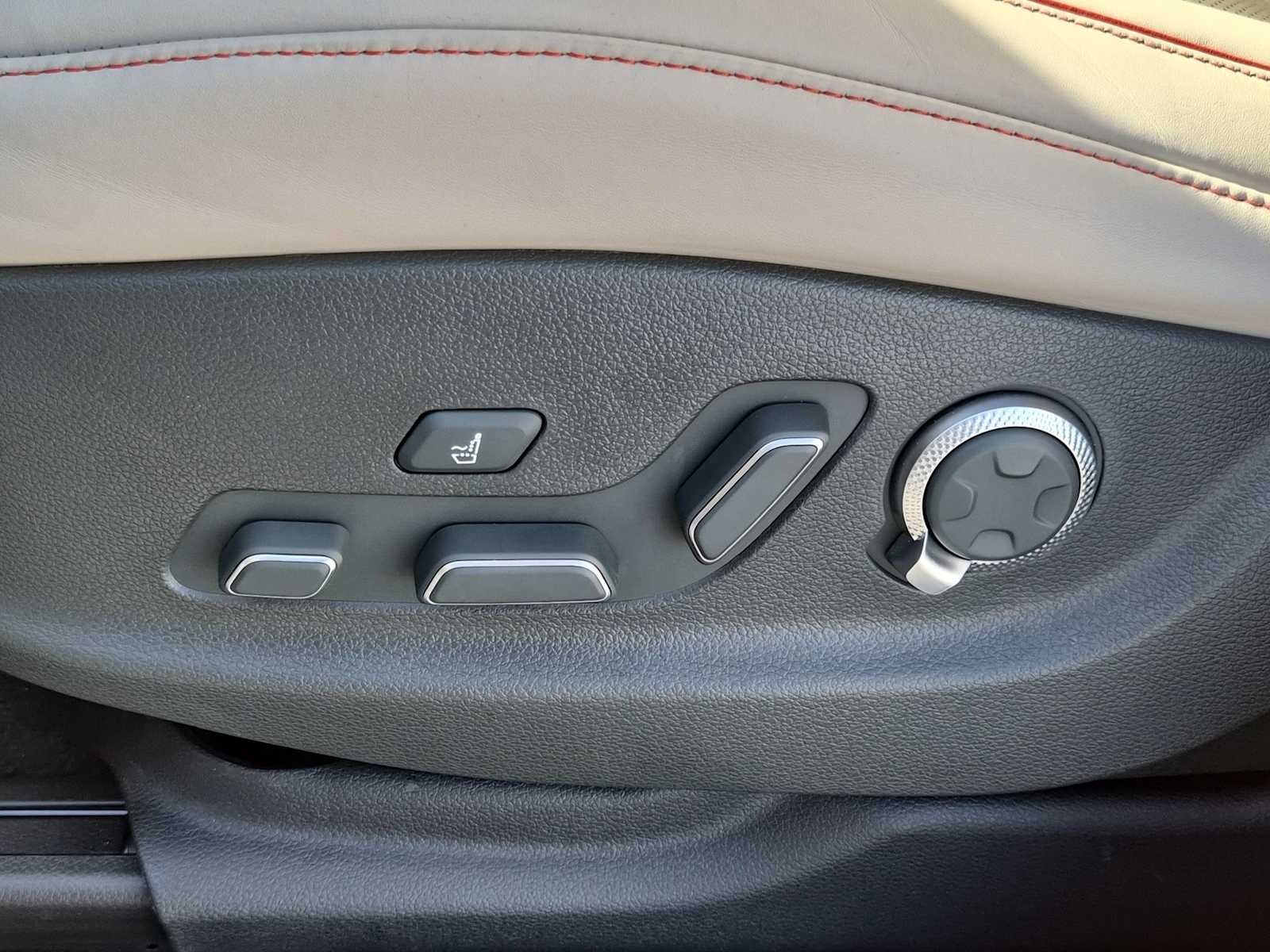 Thumbnail: 2025 Genesis GV80 - 16