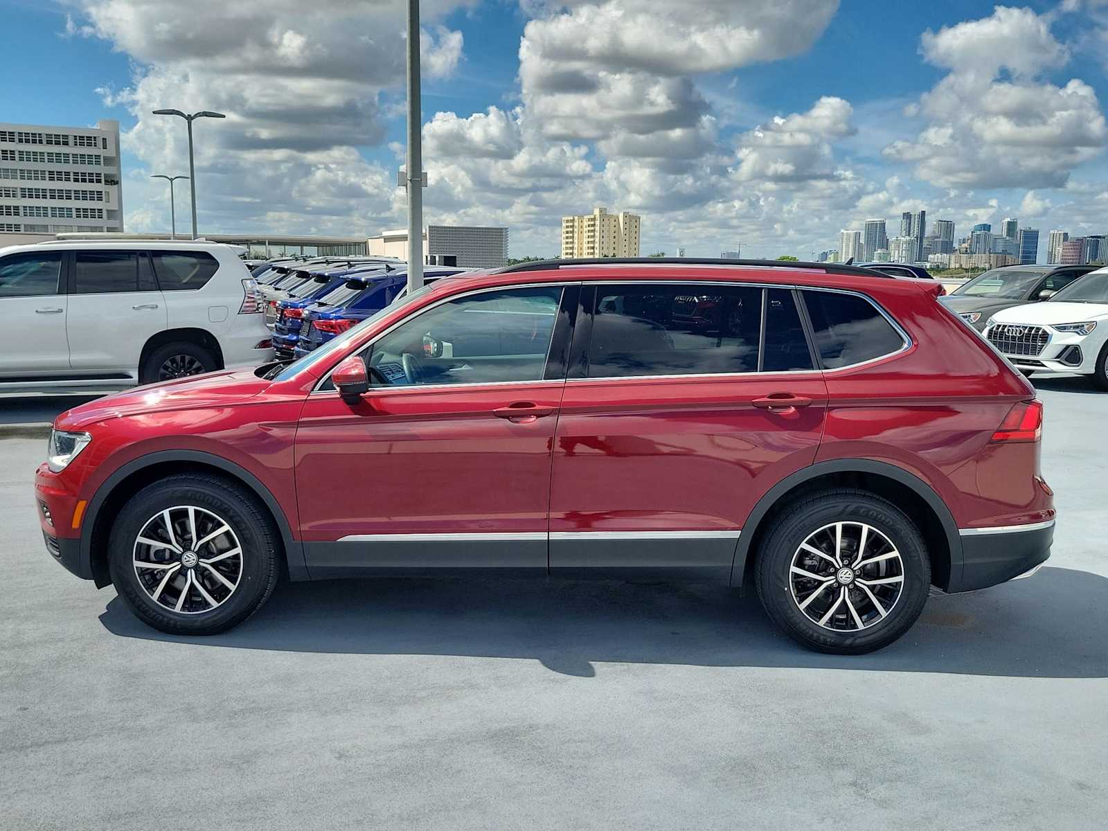 Thumbnail: 2021 Volkswagen Tiguan - 3
