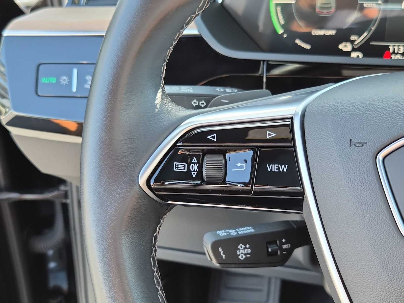 Thumbnail: 2024 Audi Q8 e-tron - 21