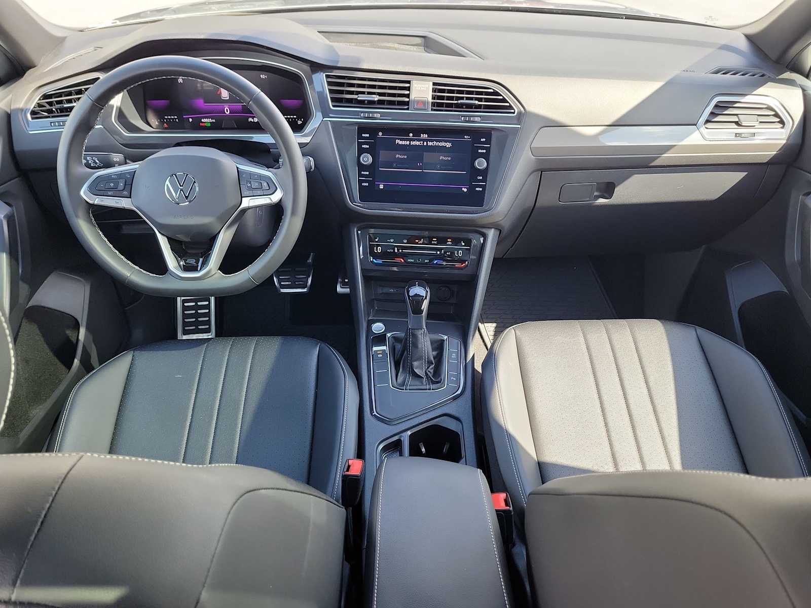 Thumbnail: 2023 Volkswagen Tiguan - 14