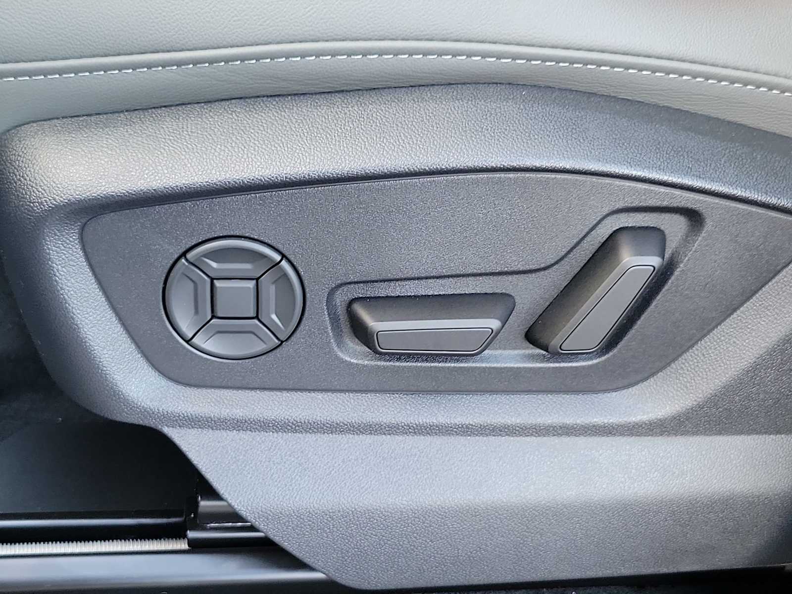 Thumbnail: 2026 Audi Q7 - 16