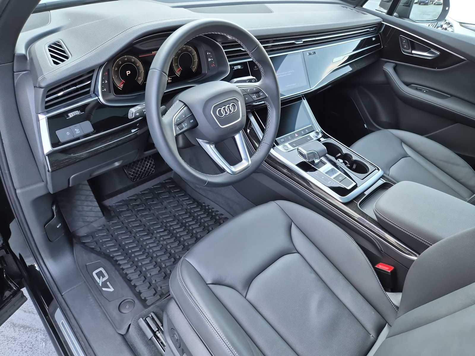 Thumbnail: 2025 Audi Q7 - 2