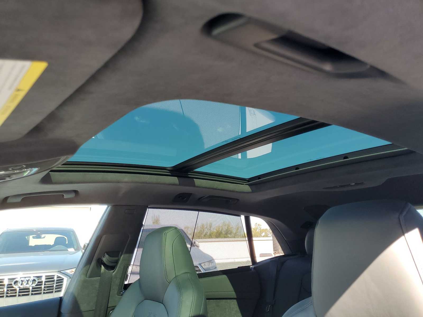 Thumbnail: 2023 Audi RS Q8 - 15