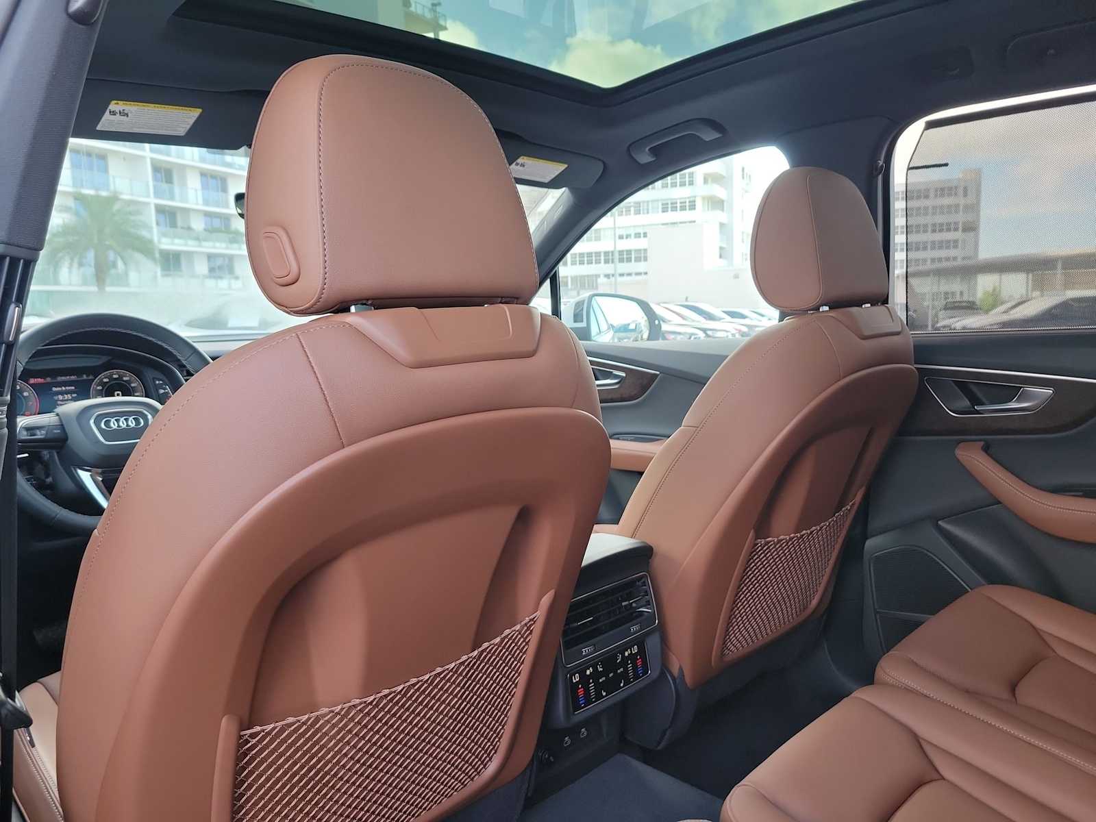 Thumbnail: 2025 Audi Q7 - 17