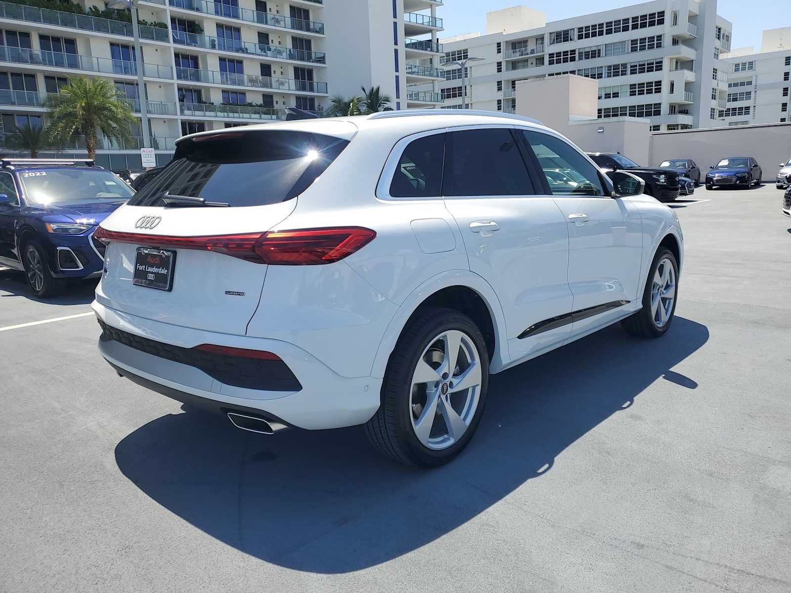 Thumbnail: 2025 Audi Q5 - 6