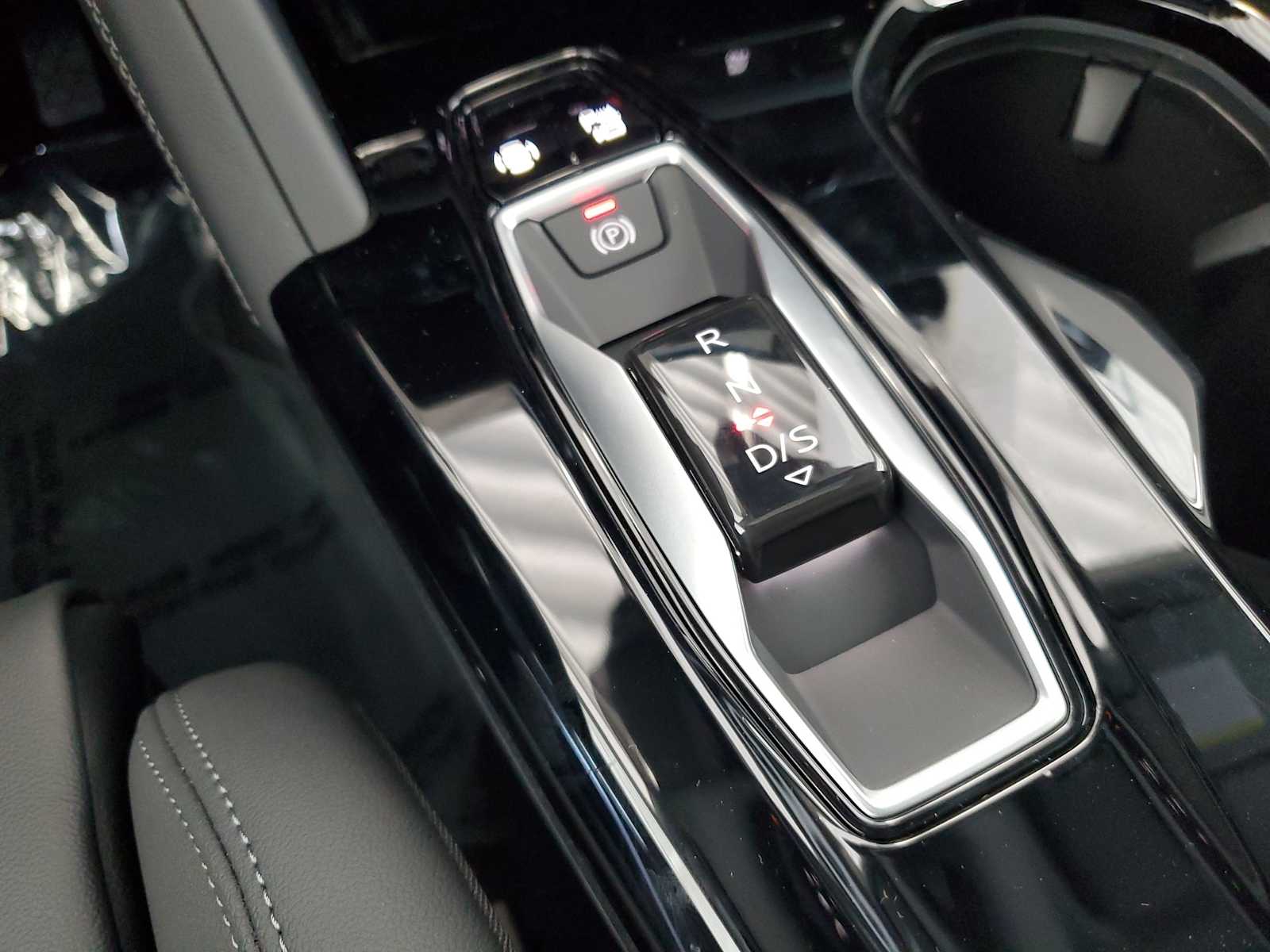 Thumbnail: 2025 Audi Q5 - 22