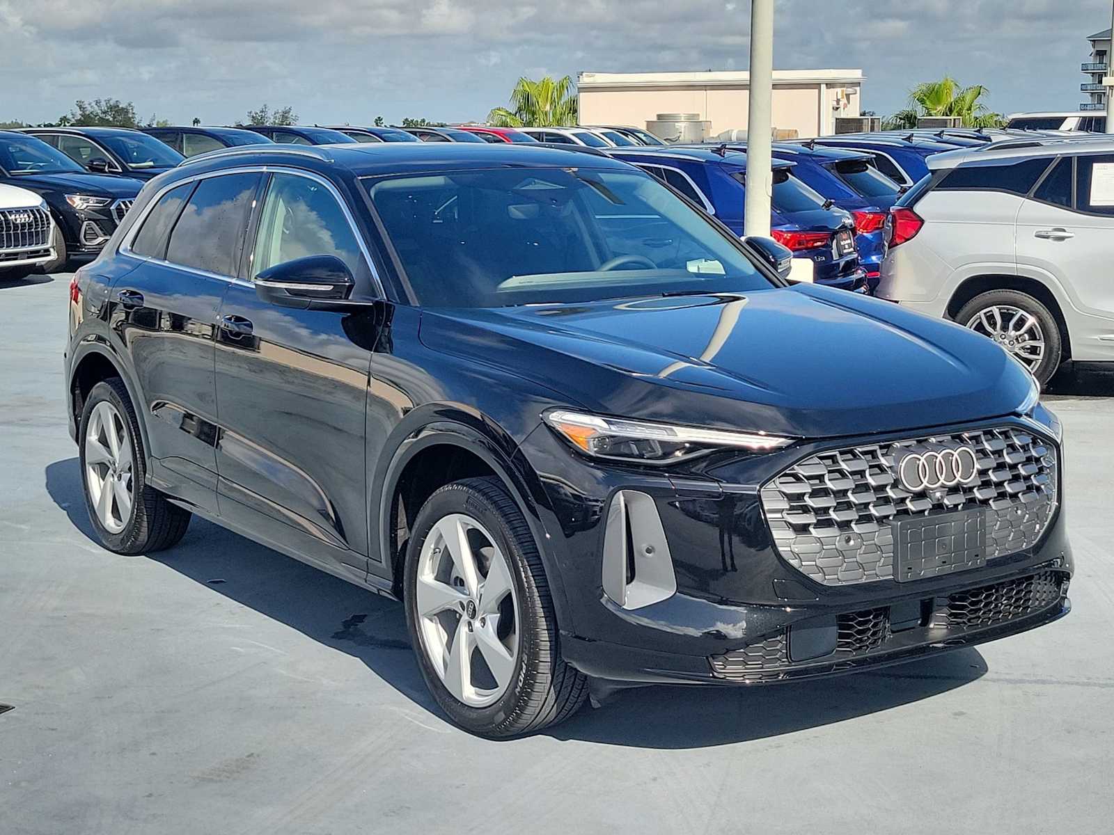 Thumbnail: 2025 Audi Q5 - 8