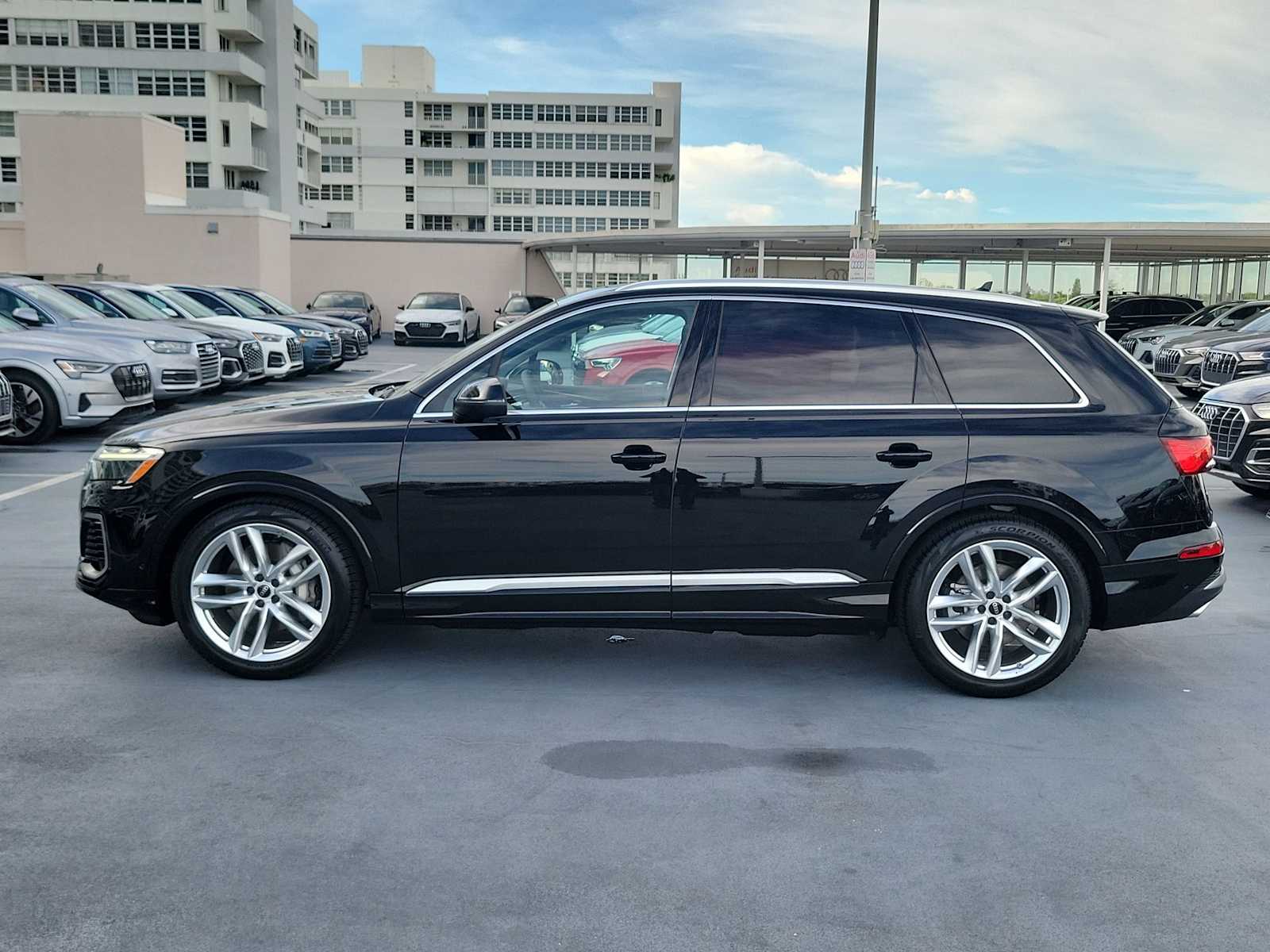 Thumbnail: 2025 Audi Q7 - 3