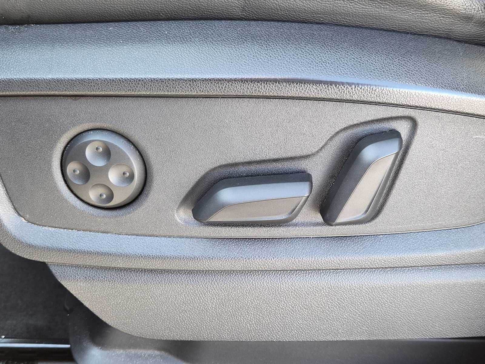 Thumbnail: 2023 Audi Q5 - 16