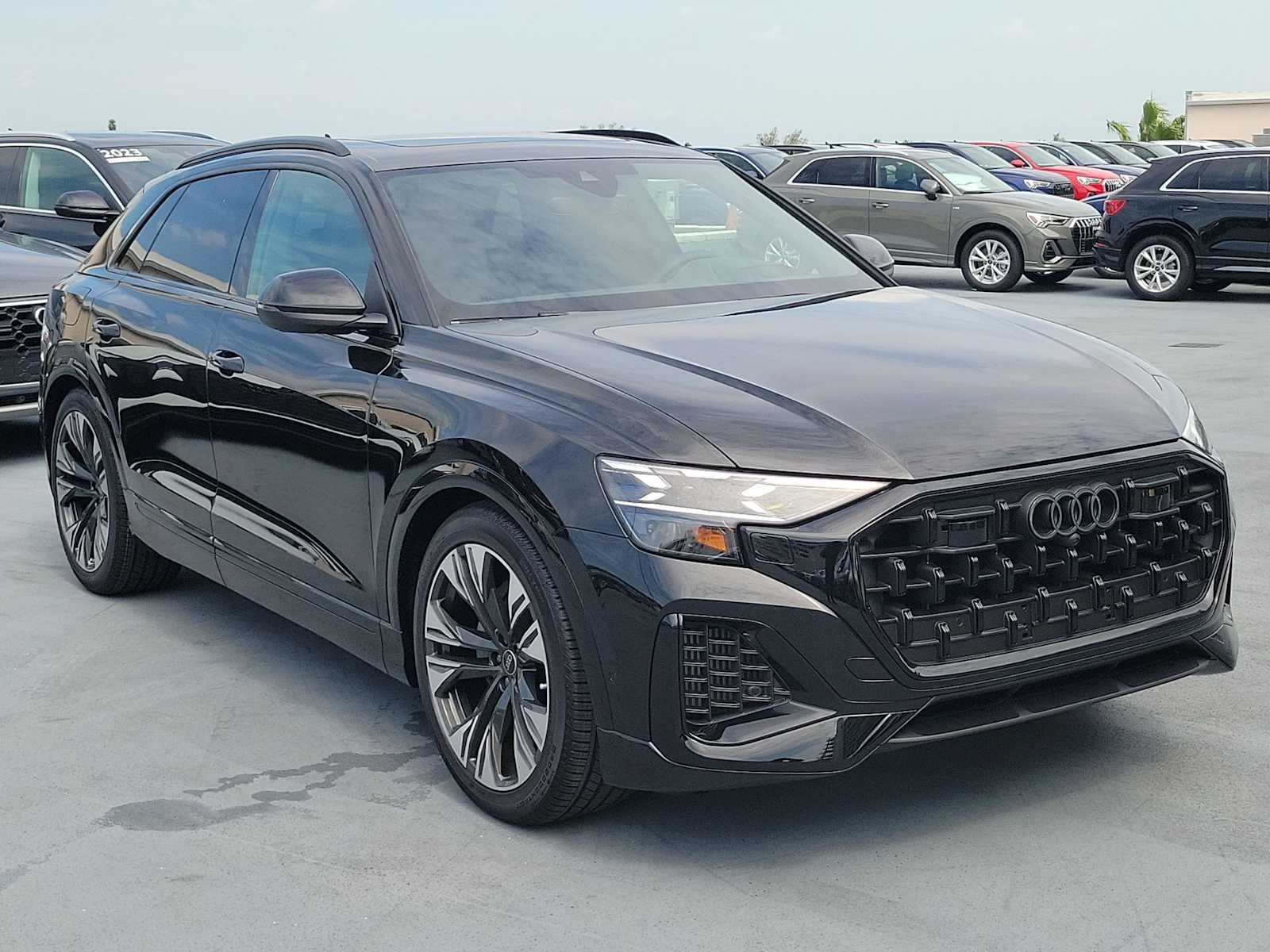 Thumbnail: 2025 Audi Q8 - 8