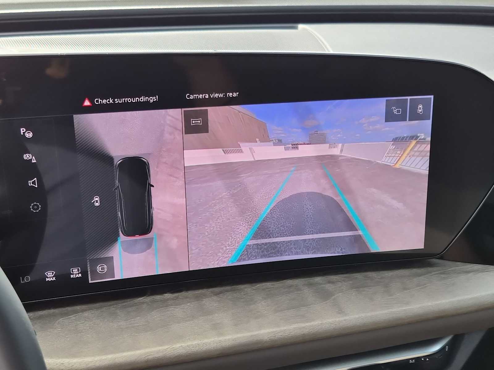 Thumbnail: 2025 Audi Q5 - 24