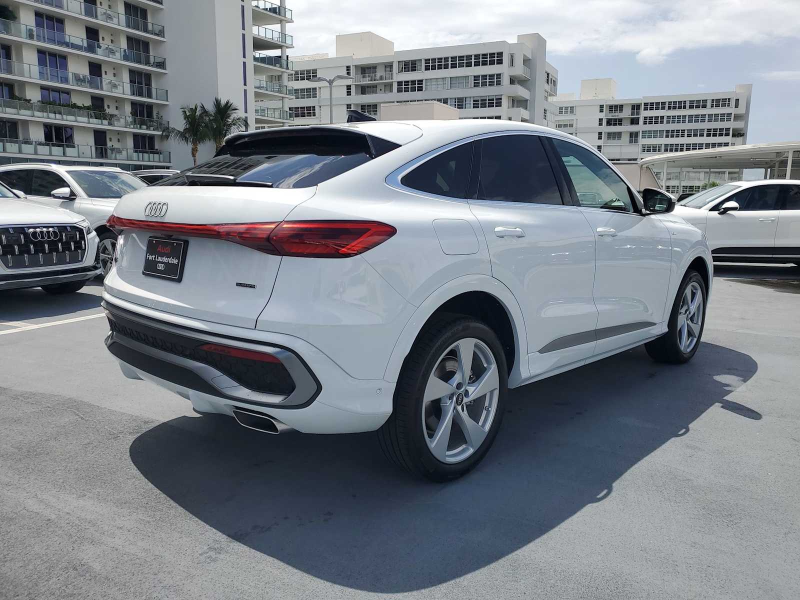 Thumbnail: 2025 Audi Q5 - 6