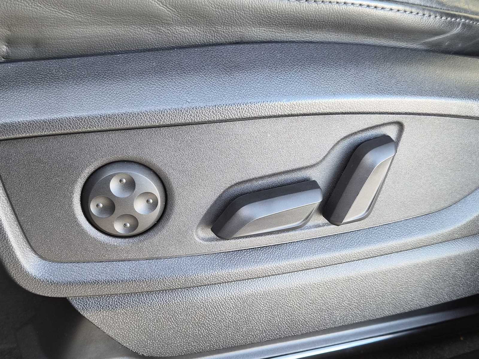 Thumbnail: 2023 Audi Q5 - 16