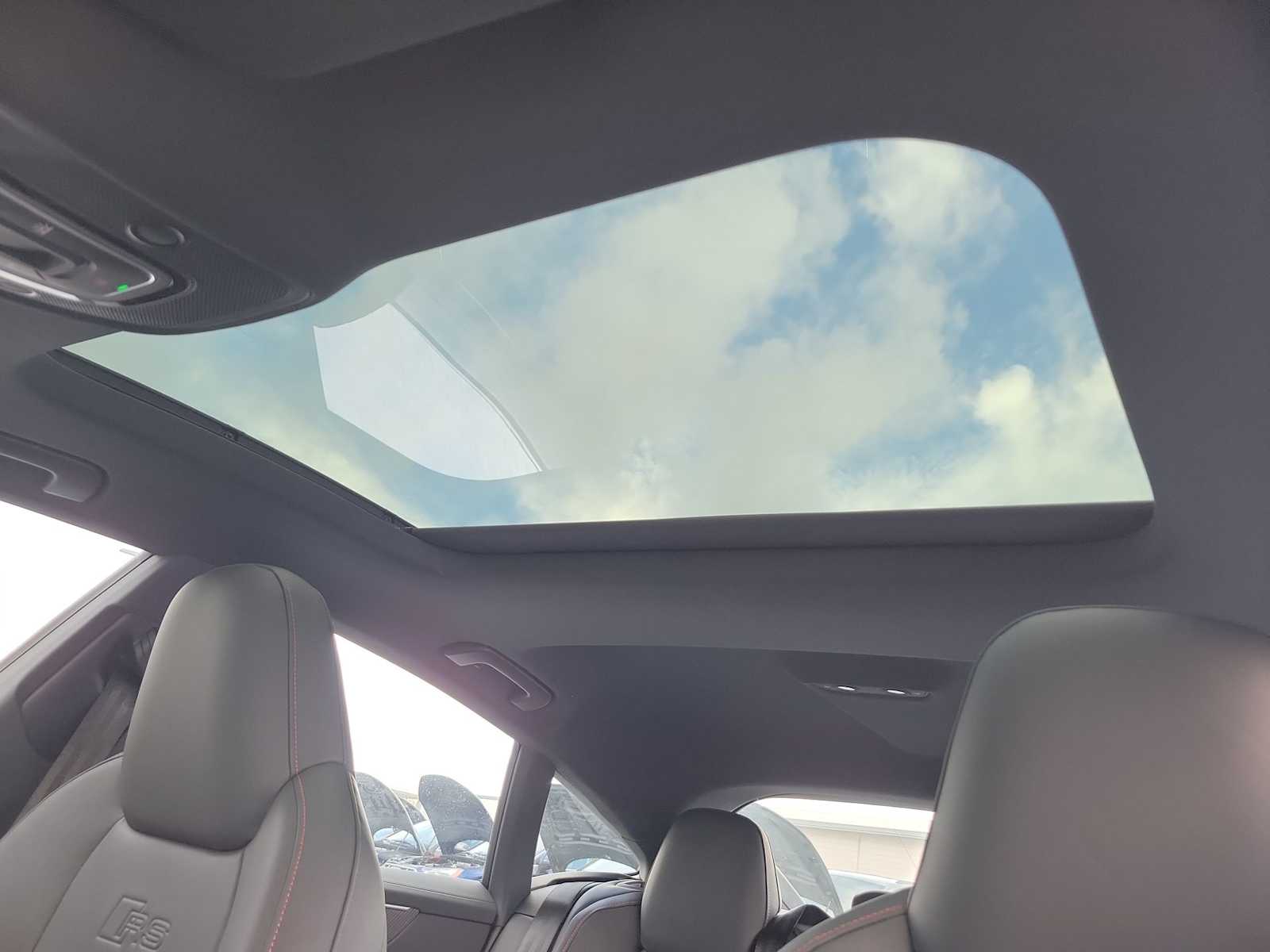 Thumbnail: 2026 Audi RS 7 - 18