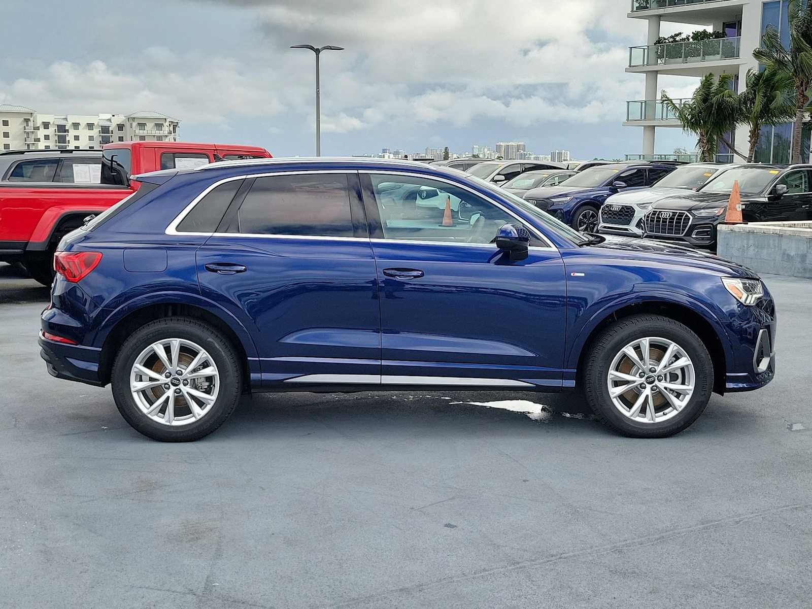 Thumbnail: 2025 Audi Q3 - 7