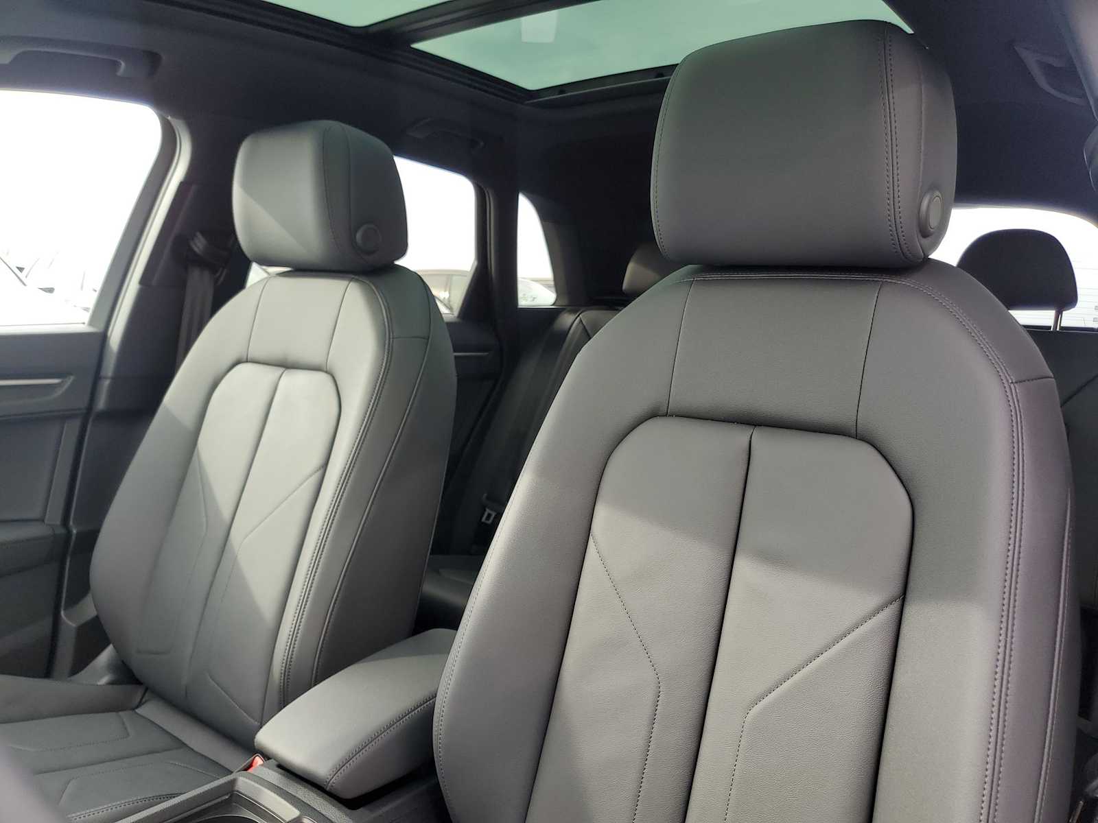 Thumbnail: 2024 Audi Q3 - 15