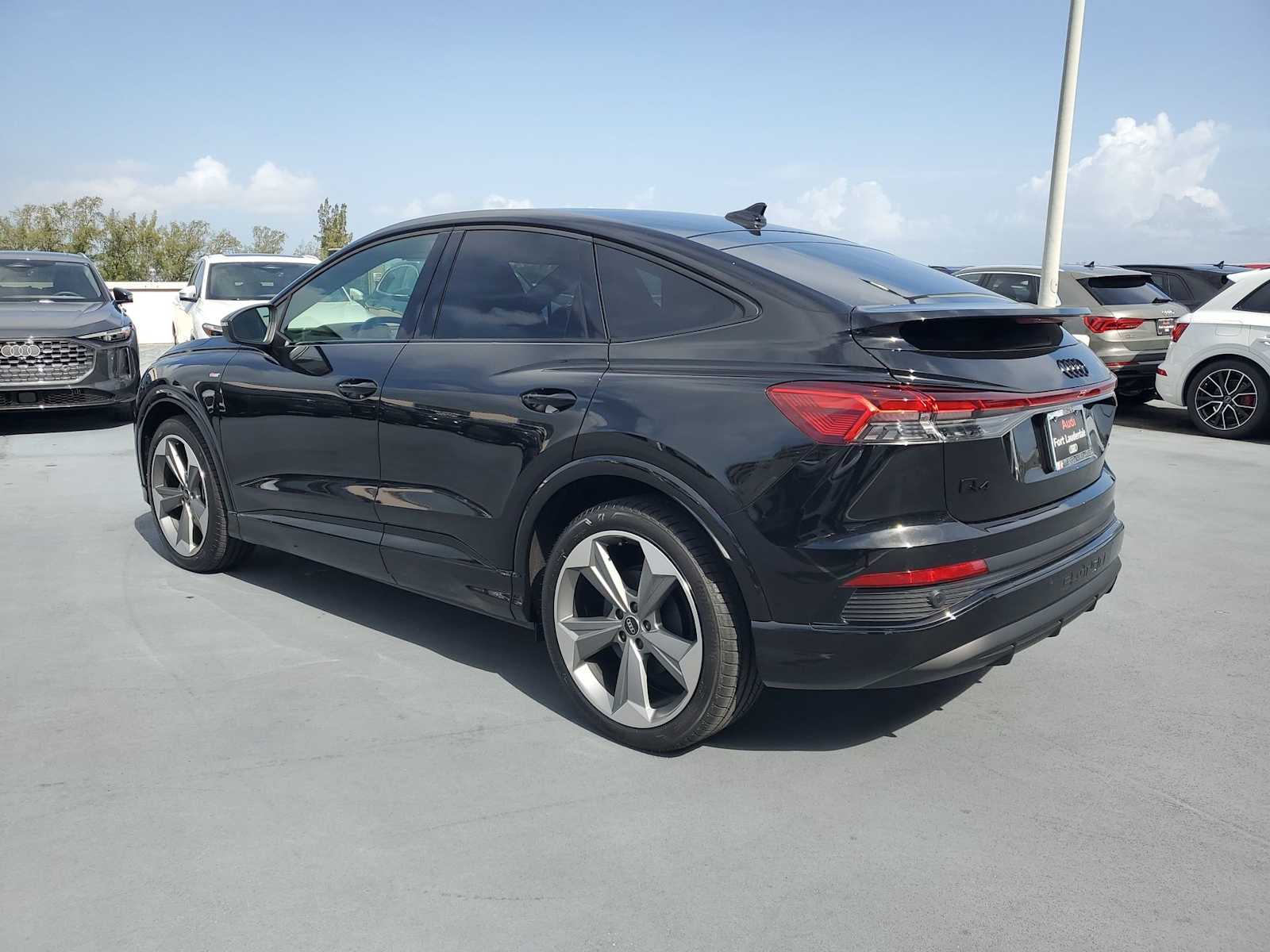 Thumbnail: 2025 Audi Q4 e-tron - 4
