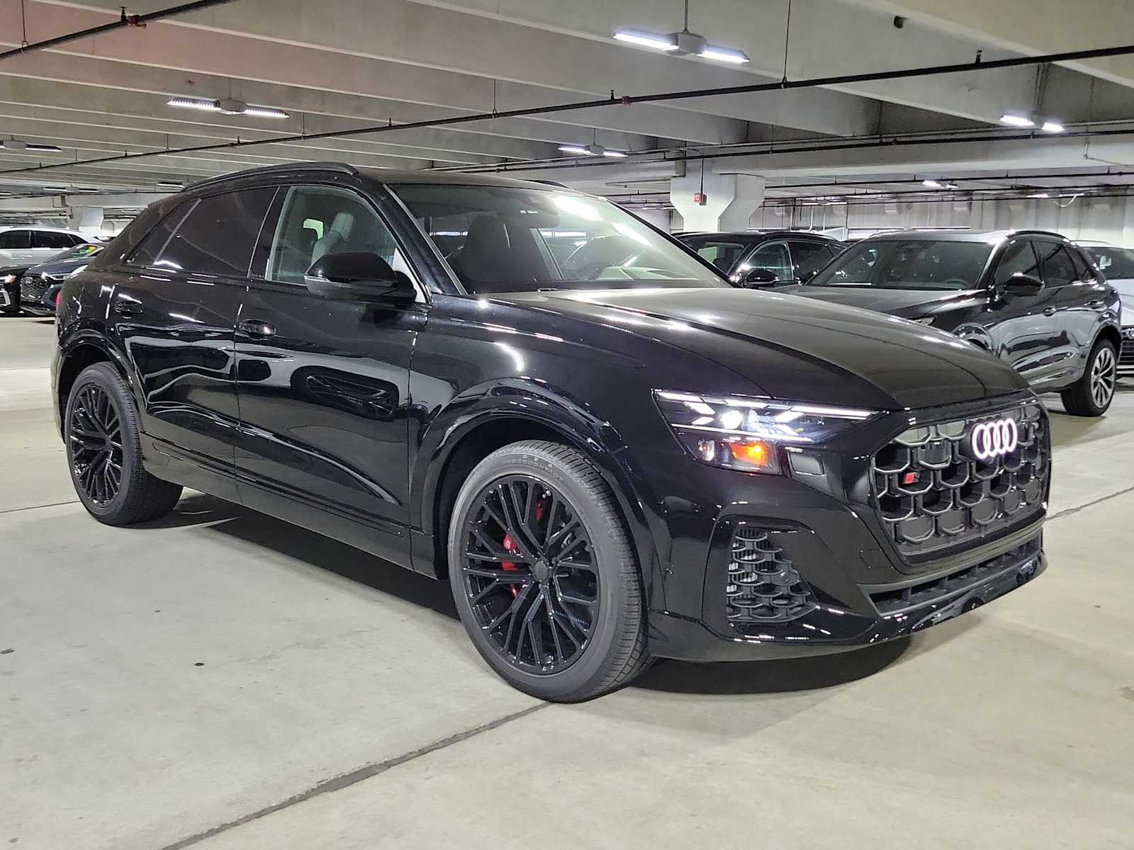 Thumbnail: 2026 Audi SQ8 - 6