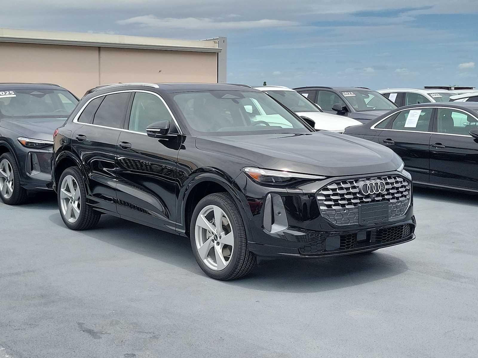 Thumbnail: 2026 Audi Q5 - 8