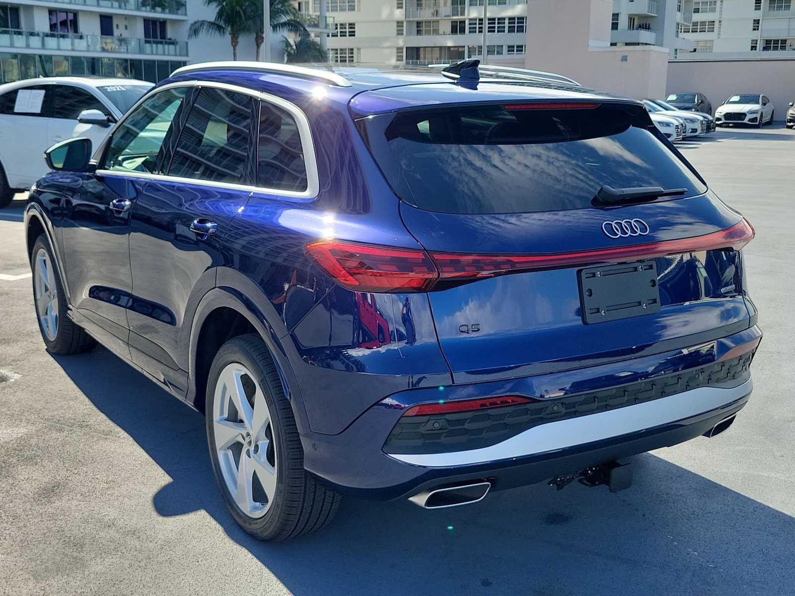 Thumbnail: 2025 Audi Q5 - 4