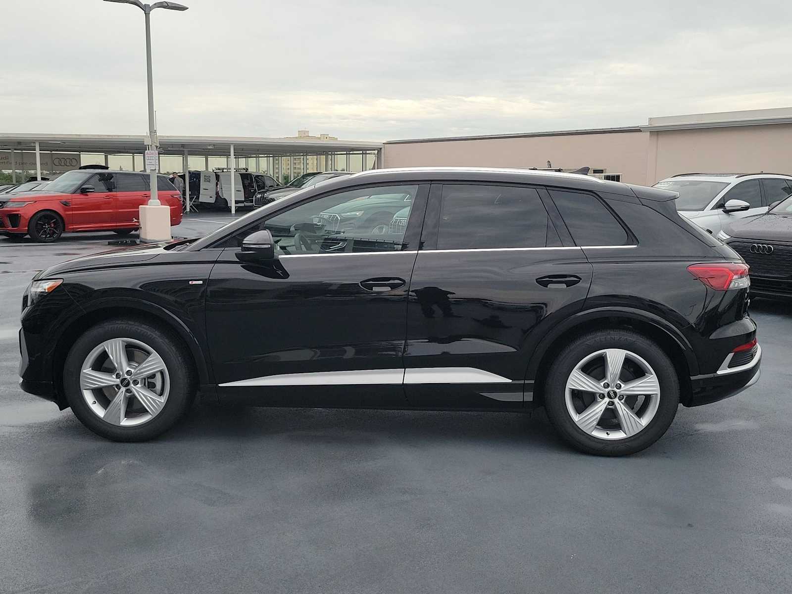 Thumbnail: 2026 Audi Q4 e-tron - 3