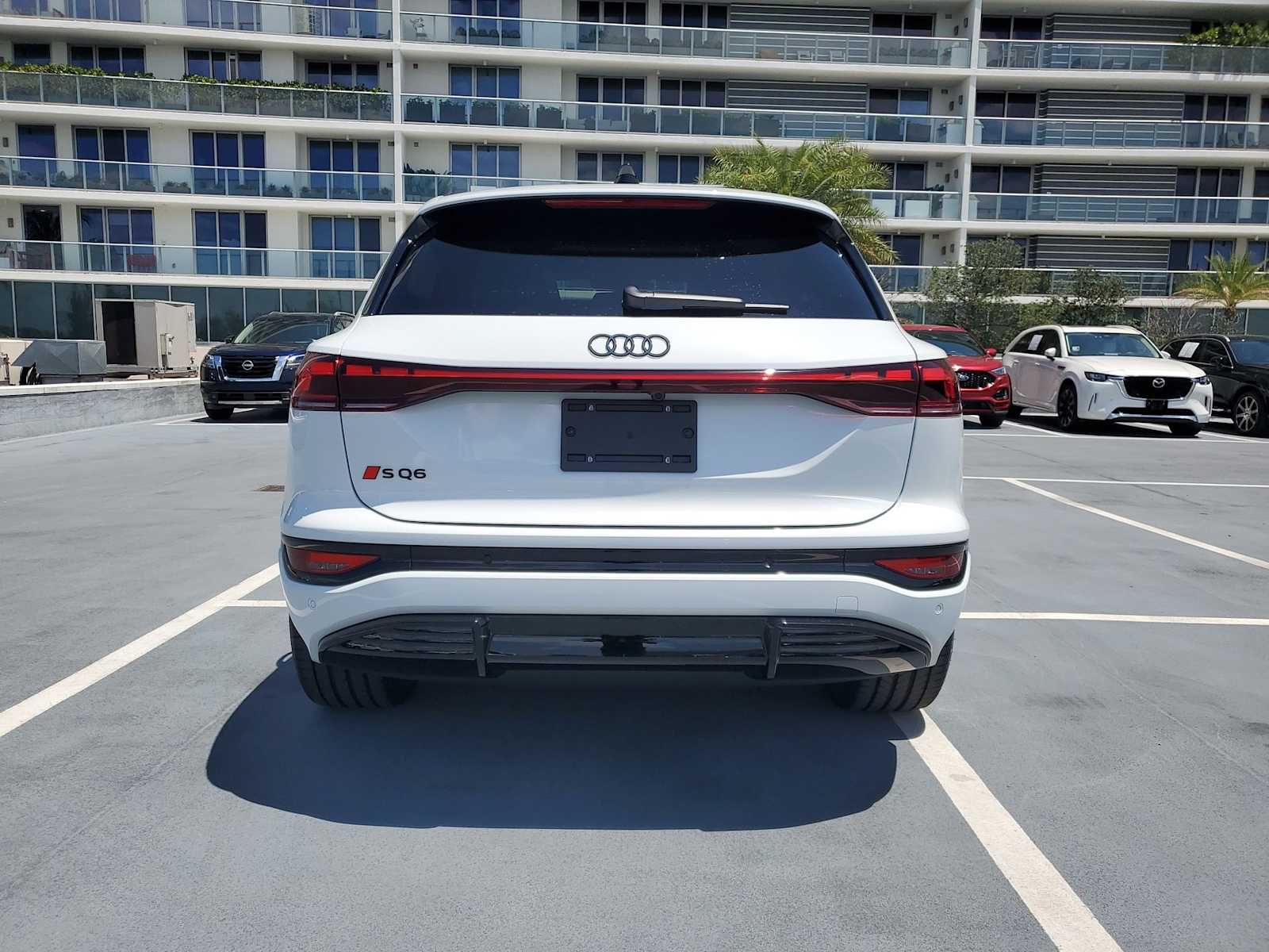Thumbnail: 2025 Audi SQ6 e-tron - 5