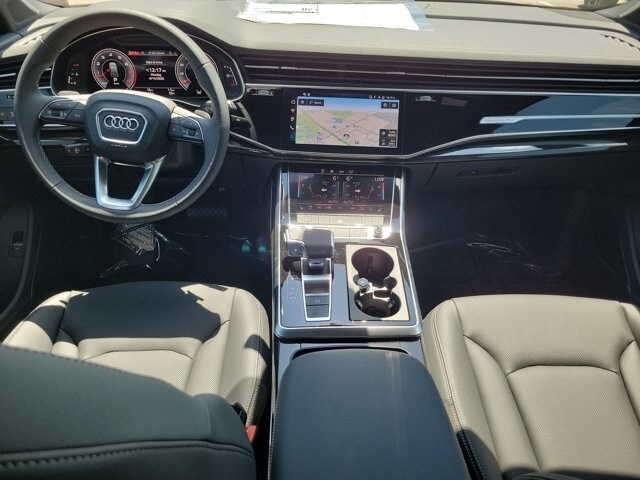 2025 Audi Q7 Premium Plus photo 2
