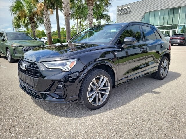 2023 Audi Q3 45 TFSI S line Premium photo 4