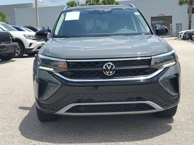 Used 2024 Volkswagen Taos SE with VIN 3VVVX7B2XRM017733 for sale in Fort Myers, FL