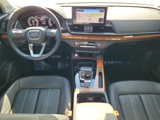 2023 Audi Q5 45 S line Premium photo 2