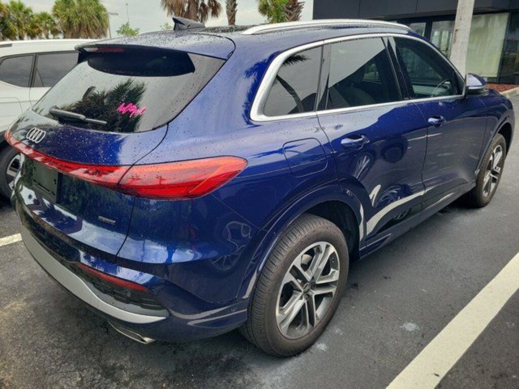 Certified 2025 Audi Q5 2.0T Premium SUV