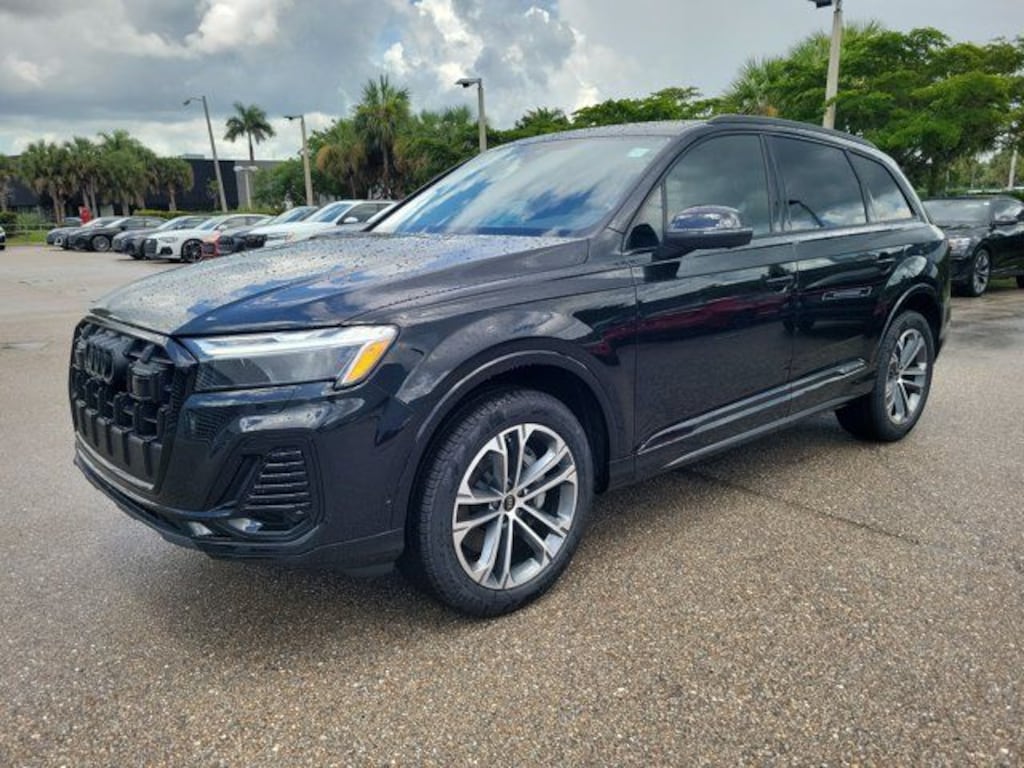 New 2026 Audi Q7 45 Premium SUV