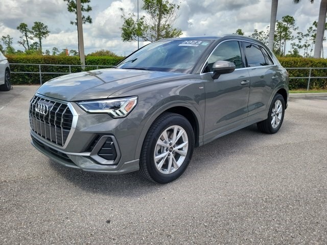 2023 Audi Q3 45 TFSI S line Premium photo 2