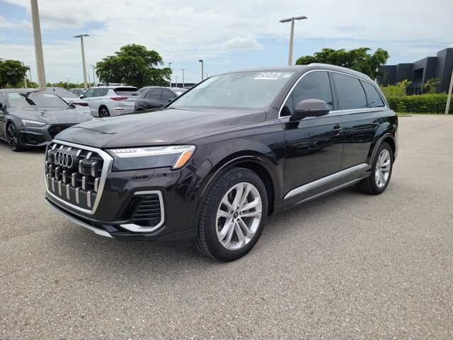2025 Audi Q7 55 Prestige photo 4