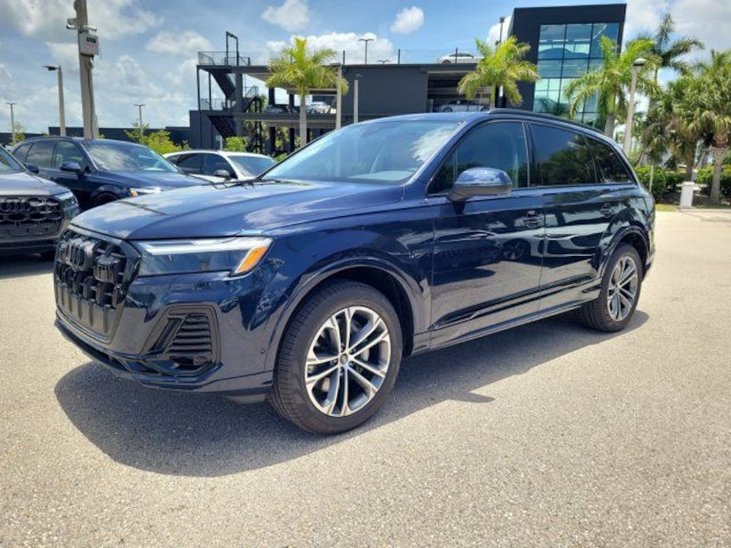 New 2026 Audi Q7 45 Premium SUV