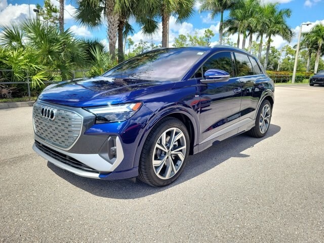 2025 Audi Q4 55 E-tron Premium Plus photo 3