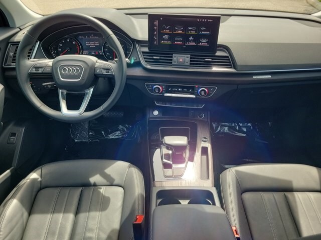 2023 Audi Q5 40 Premium photo 2