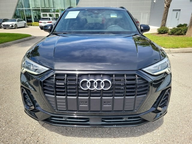 2023 Audi Q3 45 TFSI S line Premium photo 3